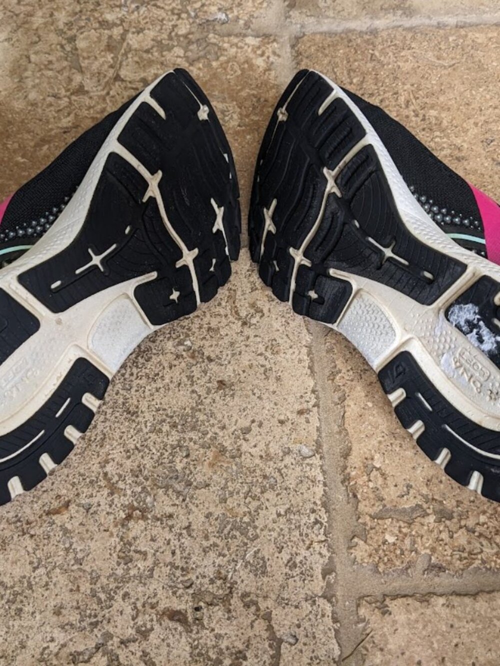 Clean Brooks Ghost 14 Womens Road-Running Shoes - Black/Pink/Yucca Size 8.5 - Picture 6 of 7